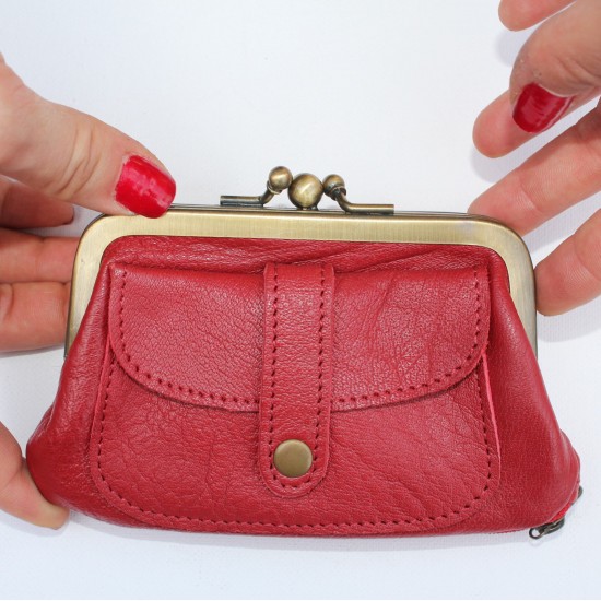Amy Double Kiss clip Frame Purse Red